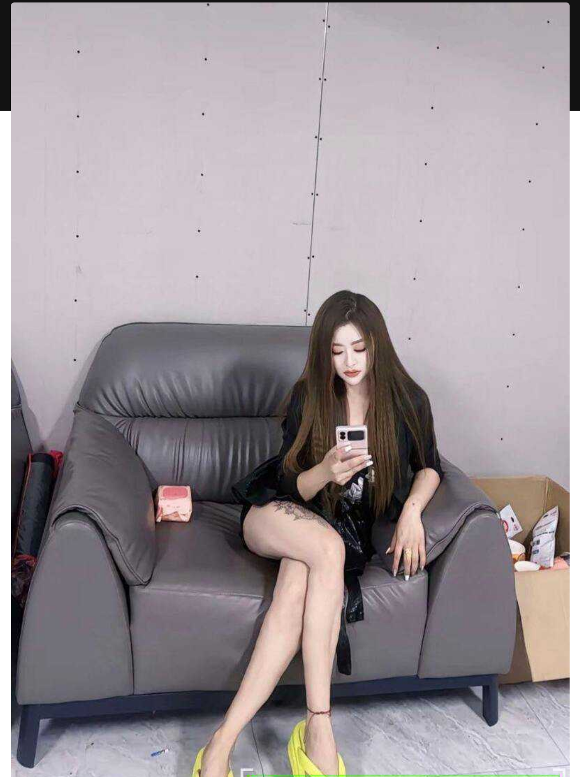 东北服装店老板娘被炮友调教成母狗曝光,巨乳肥臀骚货胆子真大,趁老公不在家带炮友回家做爱,纹身实锤!