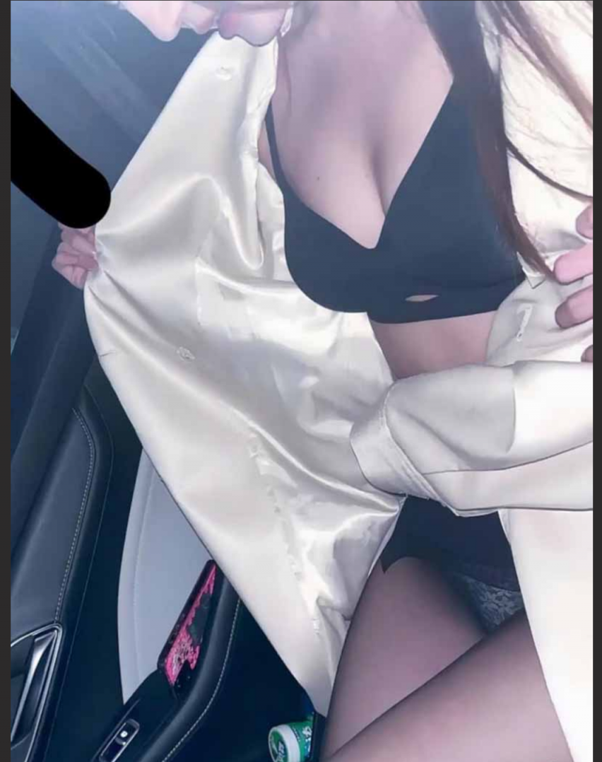 内娱实力派女星 张俪 因一袭裸背镜头引爆全网 与杨旭文车内幽会 被扒出车震视频 猛男骚女堪称绝配