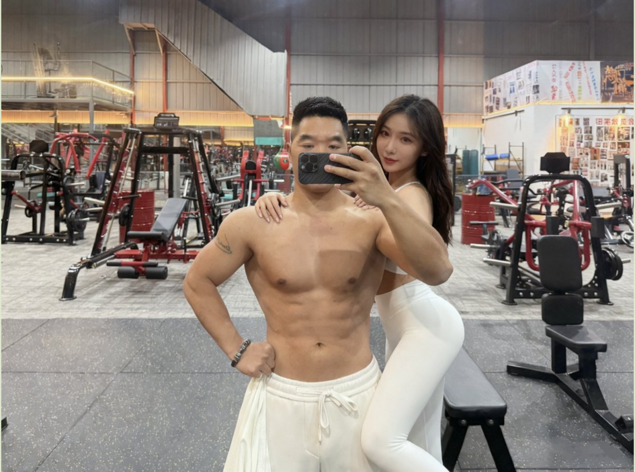 健身教练威廉William,时尚达人空姐白领,通通拿下,操起来真的超级猛