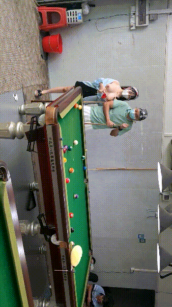 顶级露出【TonyJ和贝贝】付费,城中村台球厅人前极限露出