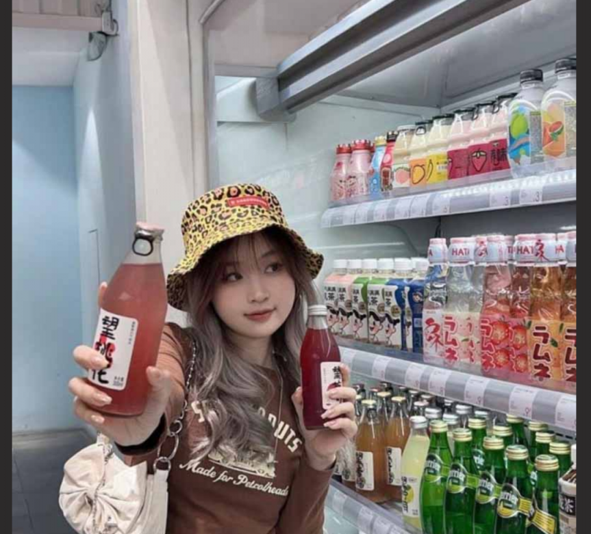 南京航空大学清纯学姐 刘希然 不雅视频流出 约炮男友骚穴被塞满精液 变成摇臀求操小母狗