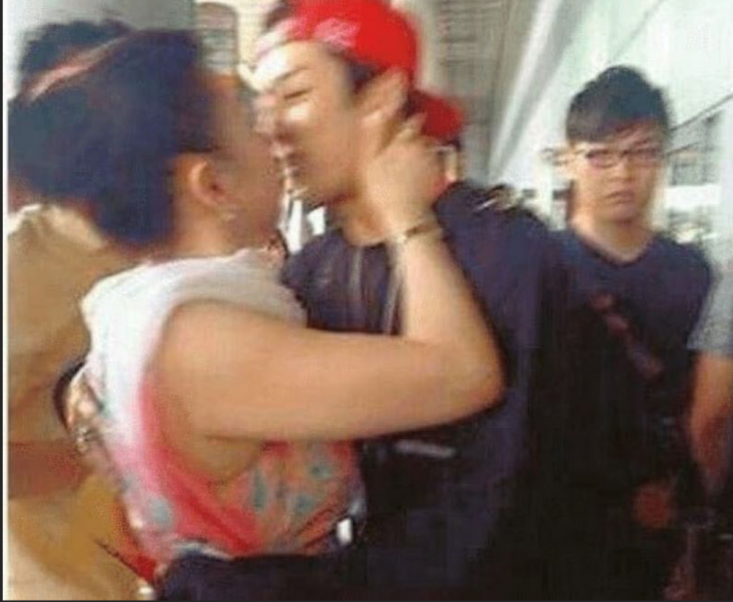 流明星王嘉尔自曝解决生理需求方式 私生活混乱竟是上海夜店常客 狂欢蹦迪勾搭女粉 床照亲密照全网疯传!