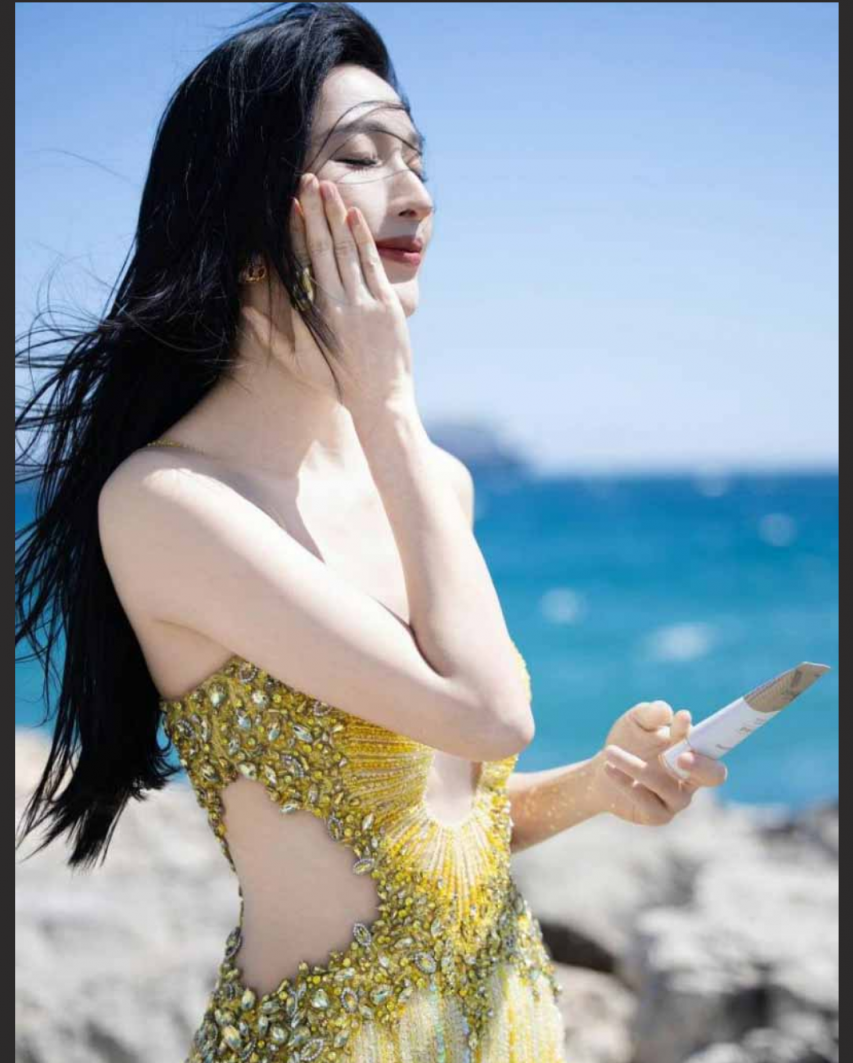 内娱实力派女星 张俪 因一袭裸背镜头引爆全网 与杨旭文车内幽会 被扒出车震视频 猛男骚女堪称绝配