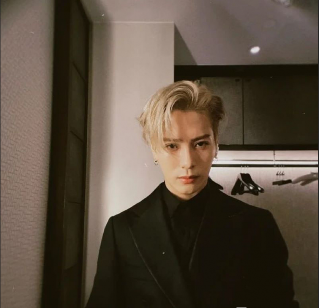 流明星王嘉尔自曝解决生理需求方式 私生活混乱竟是上海夜店常客 狂欢蹦迪勾搭女粉 床照亲密照全网疯传!