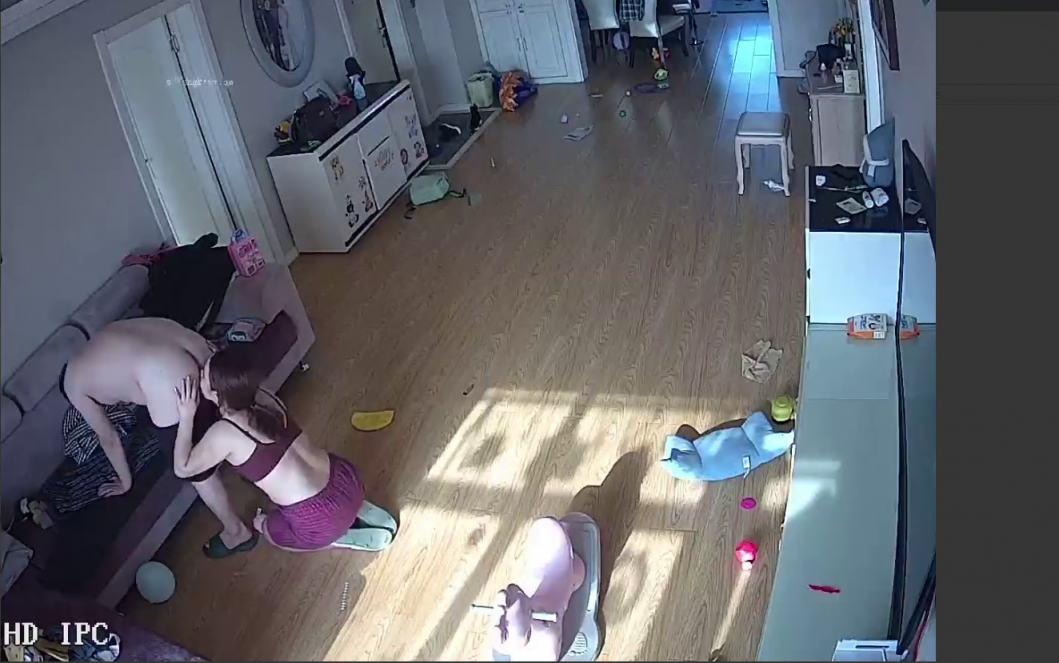 家庭摄象头破解真实愉拍❤️丰满眼镜骚妻宝妈堪比会所技师给老公伺候的明明白白还给毒龙❤️得此女性福一生