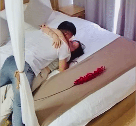 阜阳乡村网红赵小娜酒店激情做爱翻车 针孔视频流出炸翻全网 完整版视频独家曝光 画面尺度让人喷鼻血！