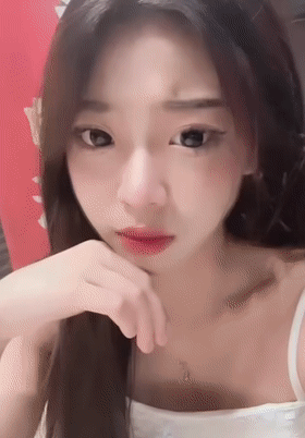 极品大眼正妹❤️柠檬❤️被男友曝光不雅视频_露脸口交与好兄弟3P轮操！