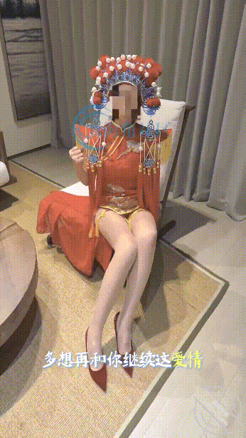 超美大长腿『会喷水的亲姐姐』《元旦贺岁》跨年夜让姐姐穿中式服装实现双洞齐插 以大量潮喷变相给大家拜年