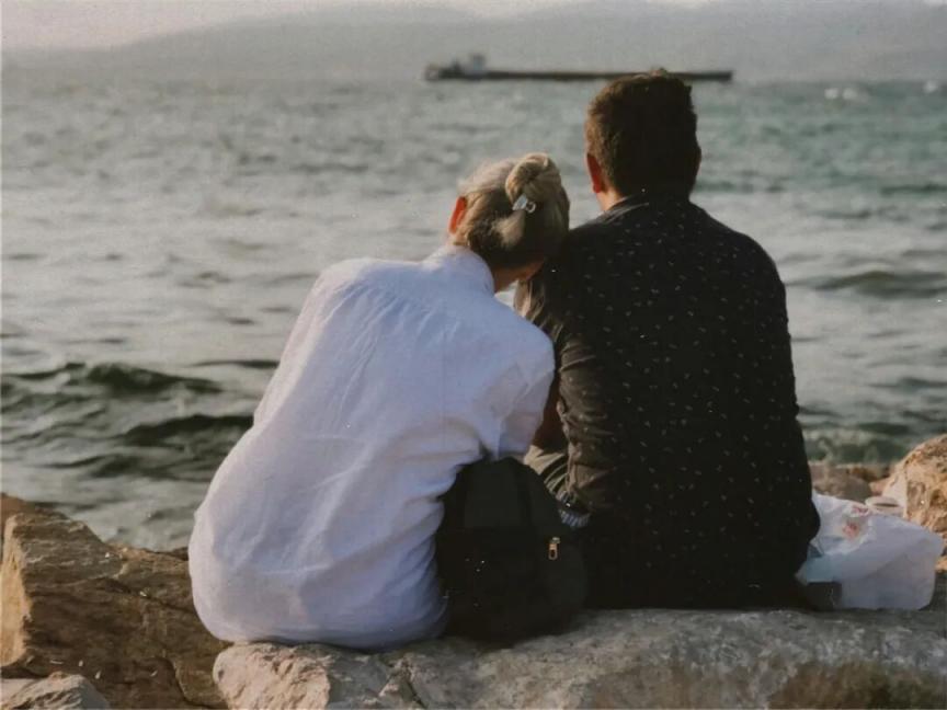 人到中年，凡是夫妻关系好的，都有这1个共性