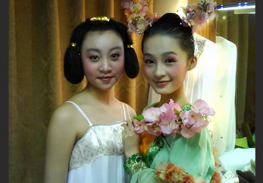 当家明星花旦 李沁 在爆私生活混乱 与雷军杨洋绯闻缠身 被爆出酒店愉情视频