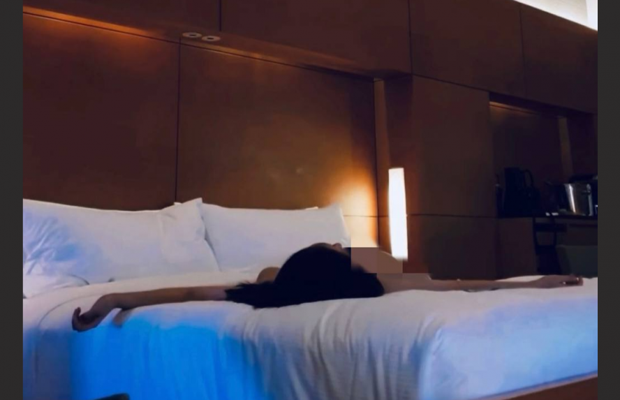 当家明星花旦 李沁 在爆私生活混乱 与雷军杨洋绯闻缠身 被爆出酒店愉情视频