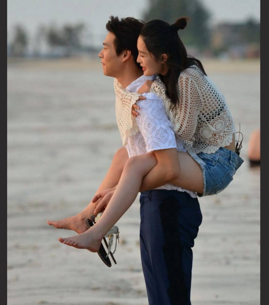 当家明星花旦 李沁 在爆私生活混乱 与雷军杨洋绯闻缠身 被爆出酒店愉情视频