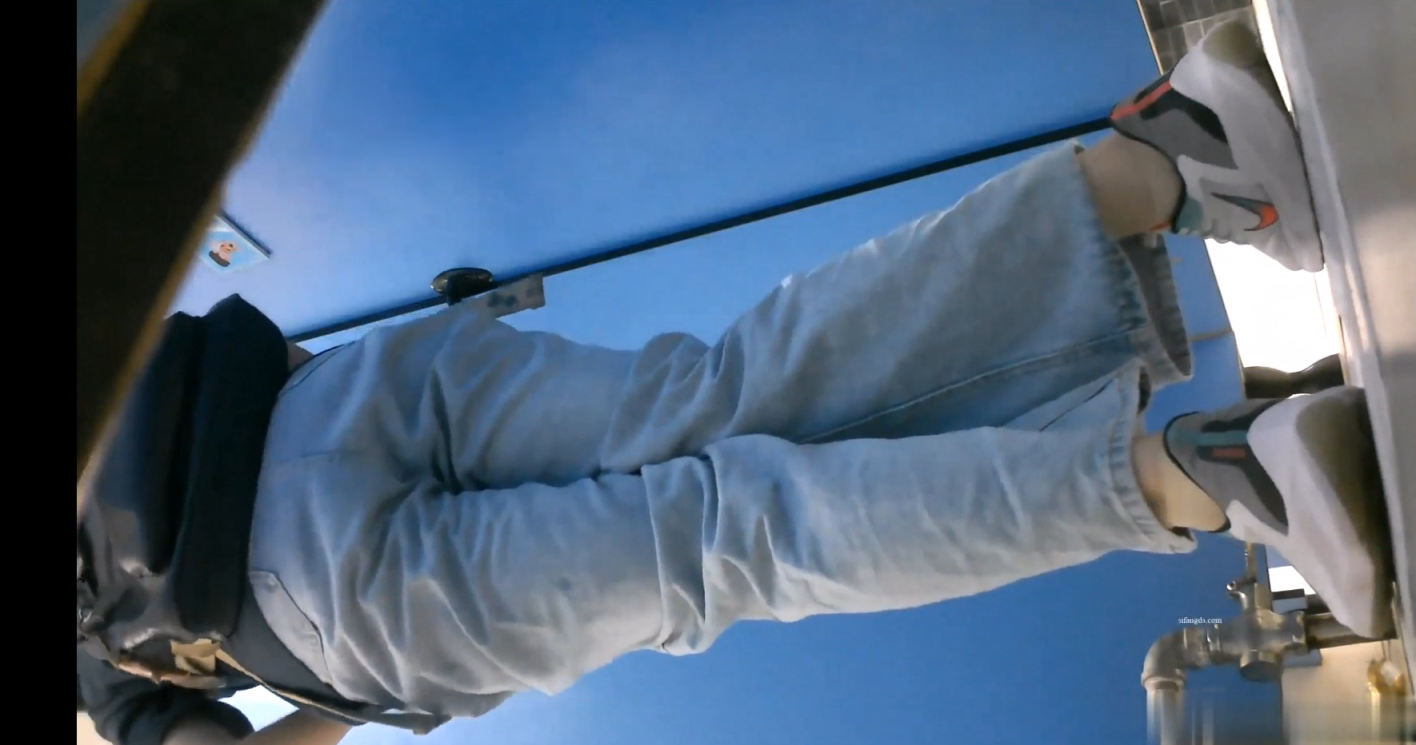 ✅新流出❤️则拍大神潜入艺校女则前后景TP JK裙学妹白带有点多