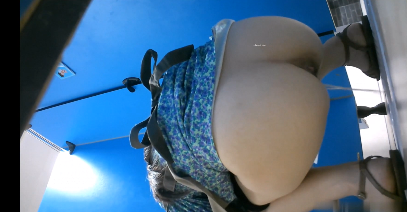 ✅新流出❤️则拍大神潜入艺校女则前后景TP JK裙学妹白带有点多