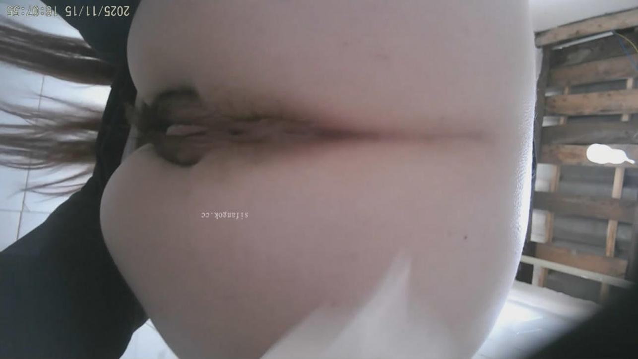 大神潜入国内三流野鸡大学简陋女则高清后拍两个气质美女大小便菊花清晰收缩阴道口沾满分泌物