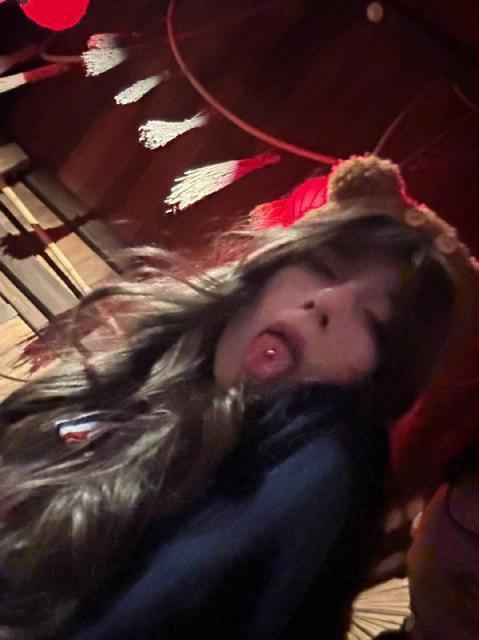 富哥包养高颜值稚嫩女大学生，很性感真的很欠操