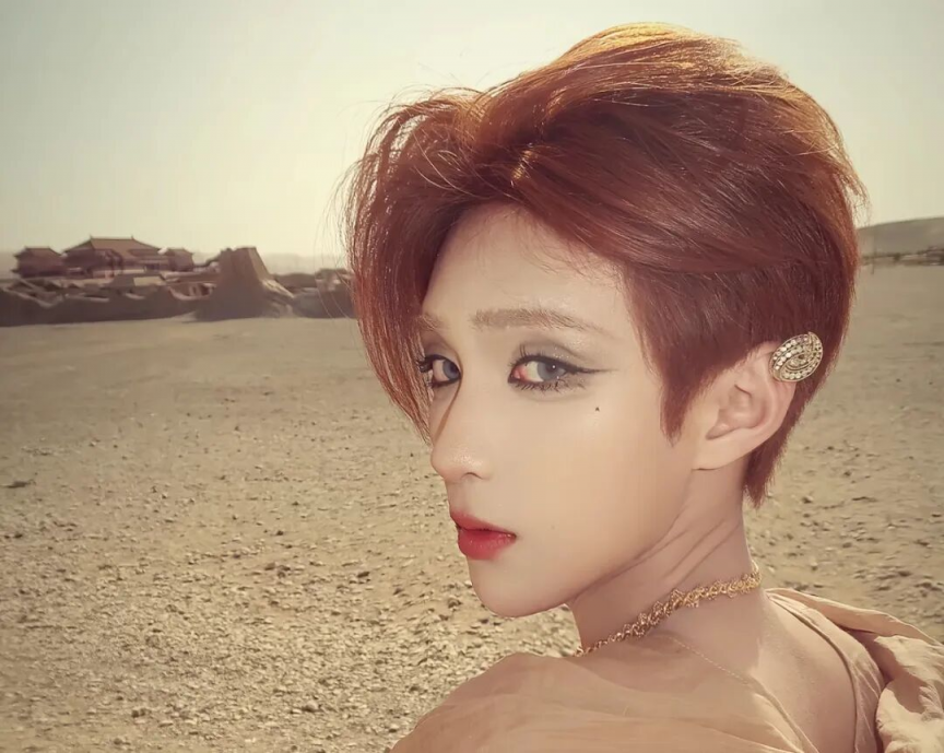 300万大网红起床了小澈疑似患病HIV行走的病毒