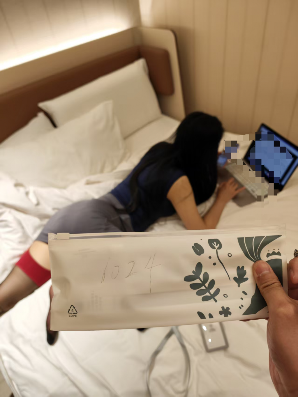 我就说裙子买小了