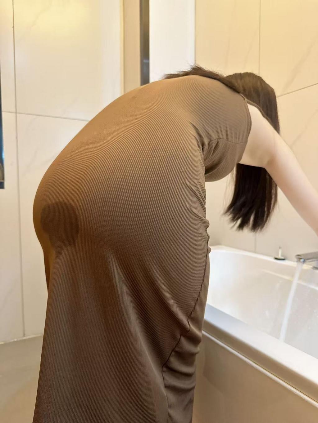 娇妻调教，伪白虎，贴了纹身贴尽显骚气。