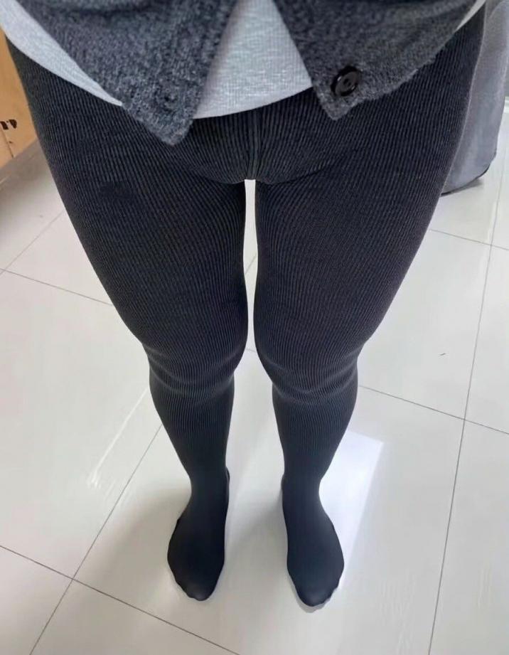 天冷了,也不影响人妻露出,雪景跟裸体,激发不一样的风景。