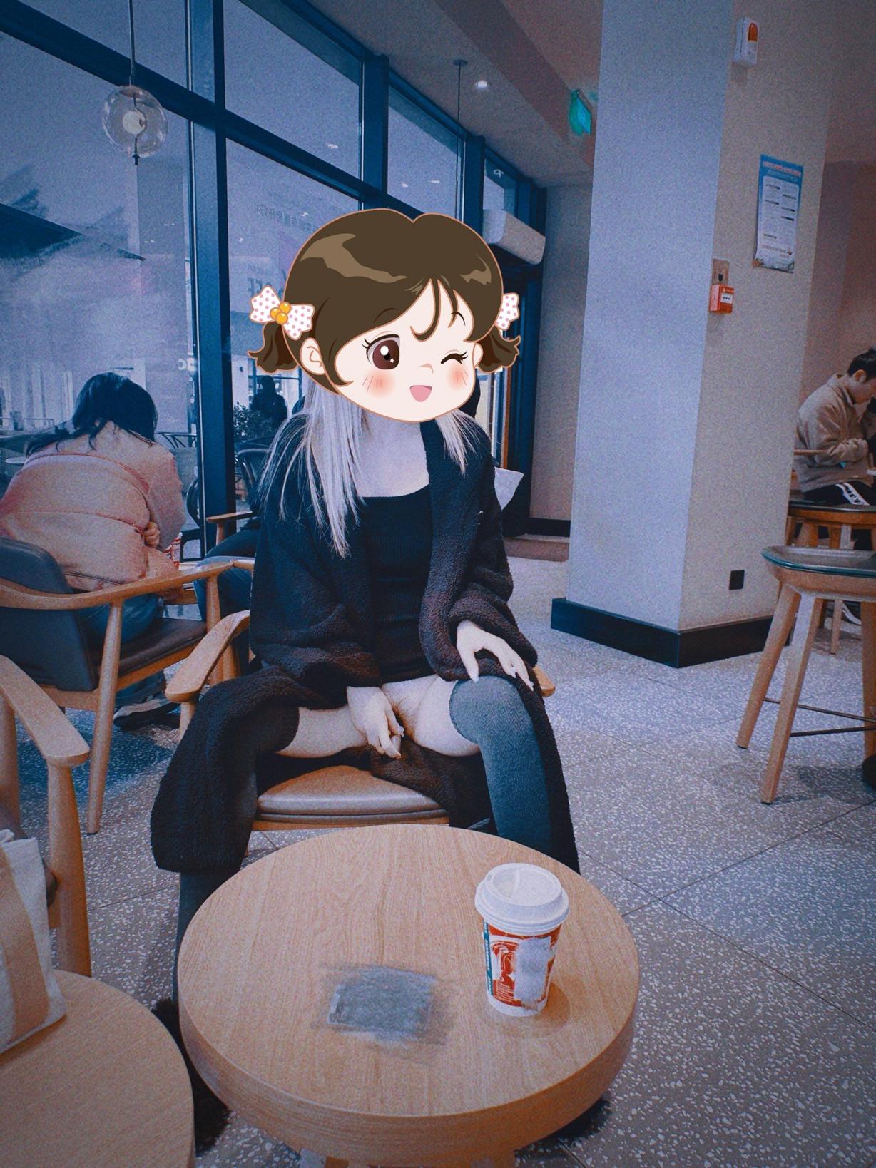 天冷了,也不影响人妻露出,雪景跟裸体,激发不一样的风景。