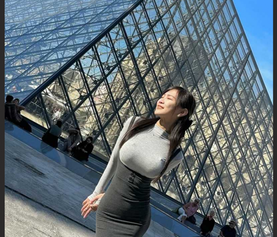 短发巨乳网红 麦麦 家居摄象头遭黑客入侵 与男友床上激战视频流出