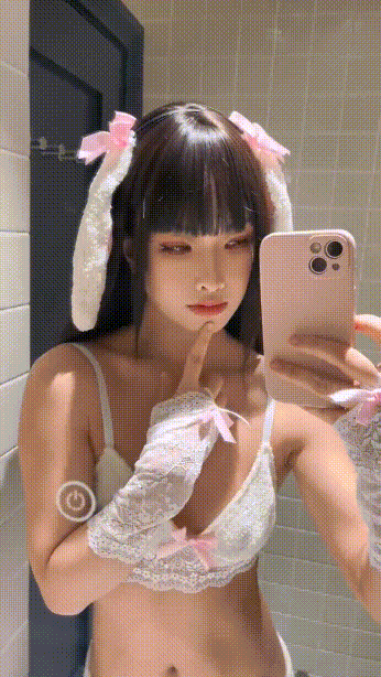 明星颜值唯美女神『三青叶子』清纯与风骚并存 温婉气质却充满骚骚的感觉，男人看了就想狠狠插她