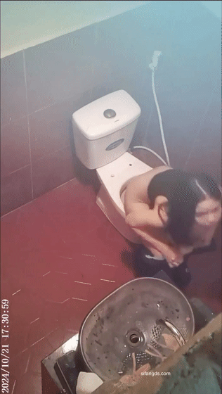 ❤️✅新流出❤️正面俯拍视角全景女则TP 意外收获大奶小姐姐换衣服