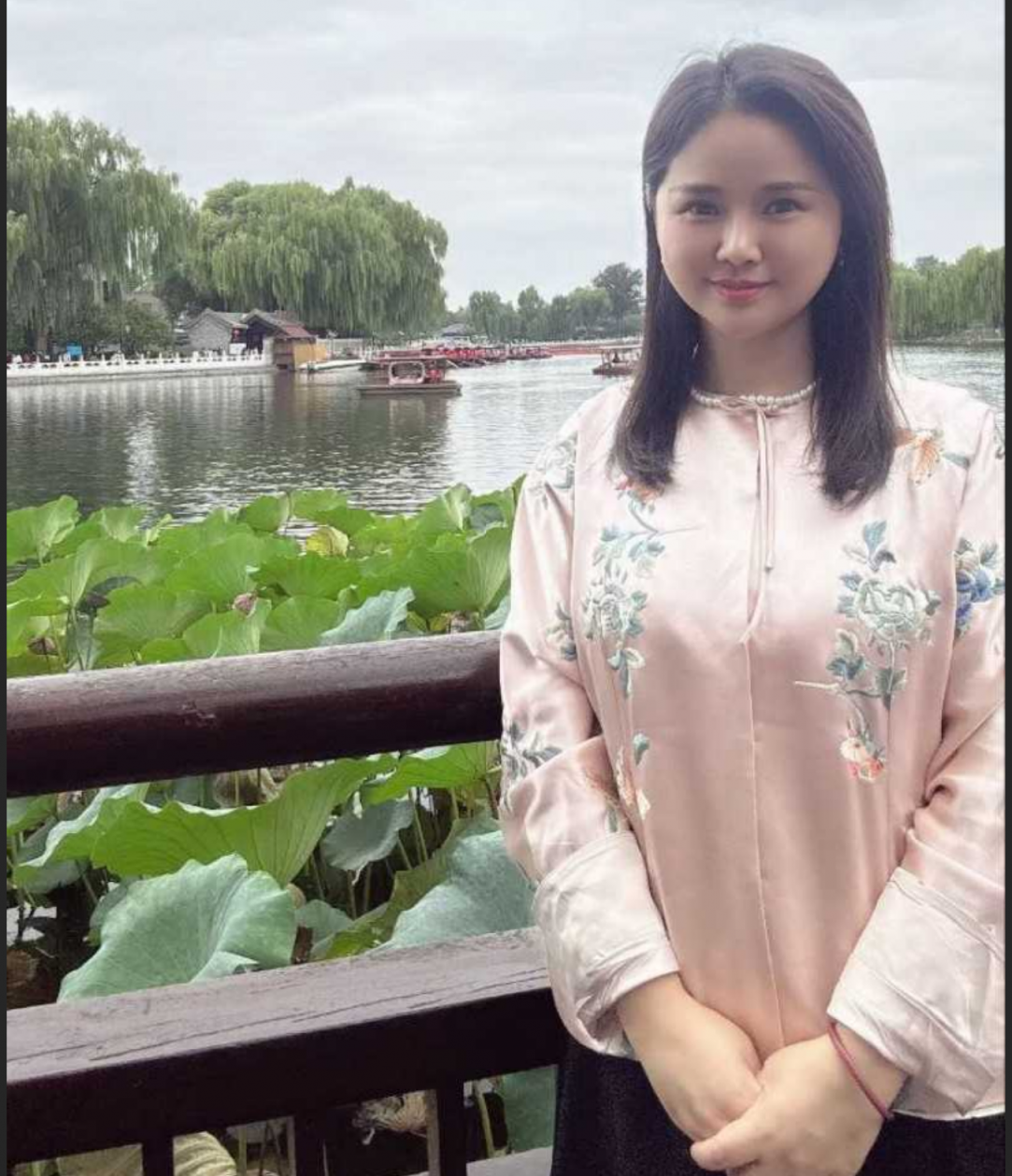 江苏南京牙科销售 潘华莉 为取悦炮友出钱倒贴 竟抛夫弃子与其同游 拍淫片留念被曝光!