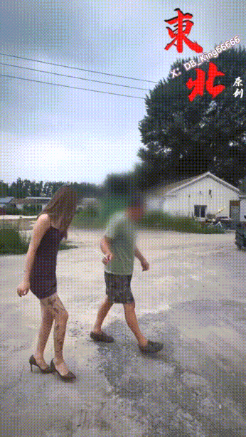 在别人眼里是清纯舞蹈生在这只配做下贱母狗 骚逼塞丝袜撒尿 白丝一字马滴蜡