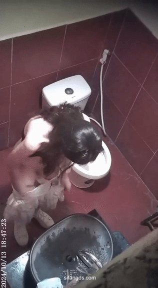 ❤️✅新流出❤️正面俯拍视角全景女则TP 意外收获大奶小姐姐换衣服