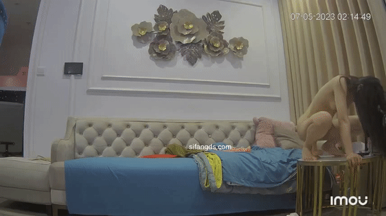 TP室友合租小姐姐半夜总是狼嚎 原来是在自慰