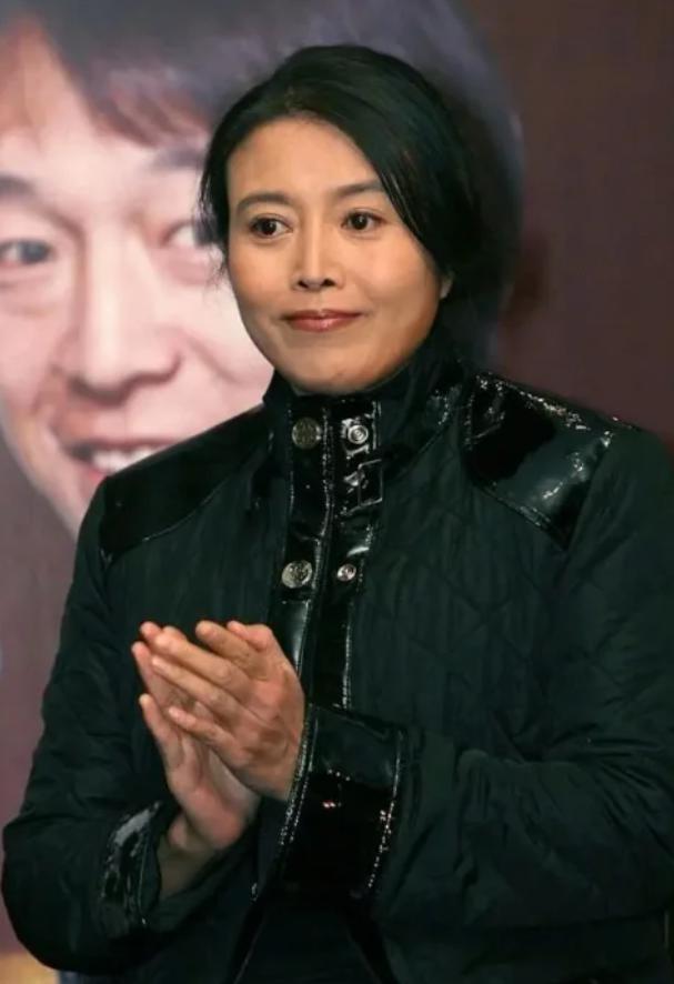 丁嘉丽为四个男人流产均被抛弃，2002年孙红雷见其年老色衰，提出分手