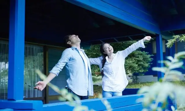 我33岁第一次与男友同居，男友的行为，真是让我大开眼界