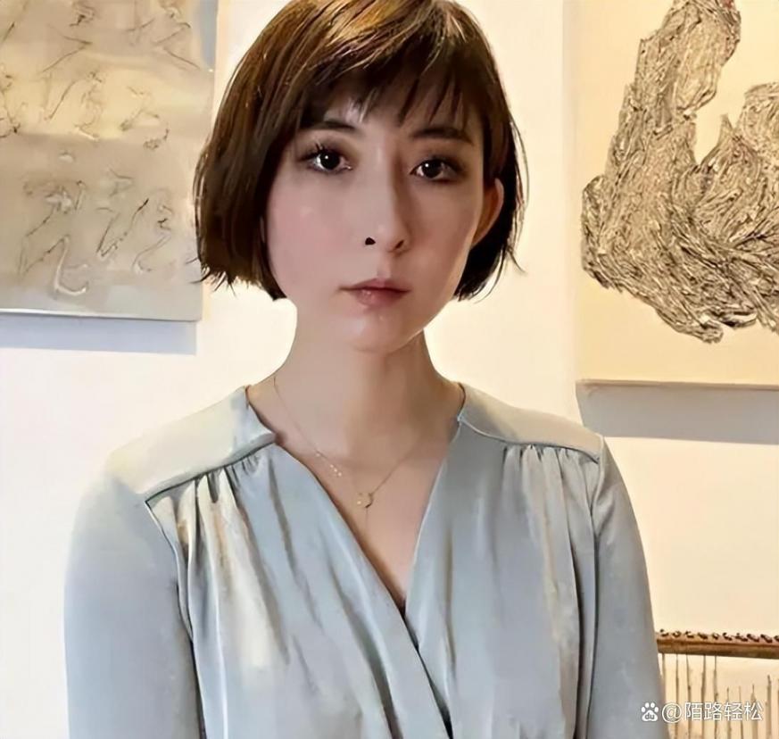 美籍华裔香蕉人暗黑界抽象派艺术家——哥伦比亚大学【王佳怡】