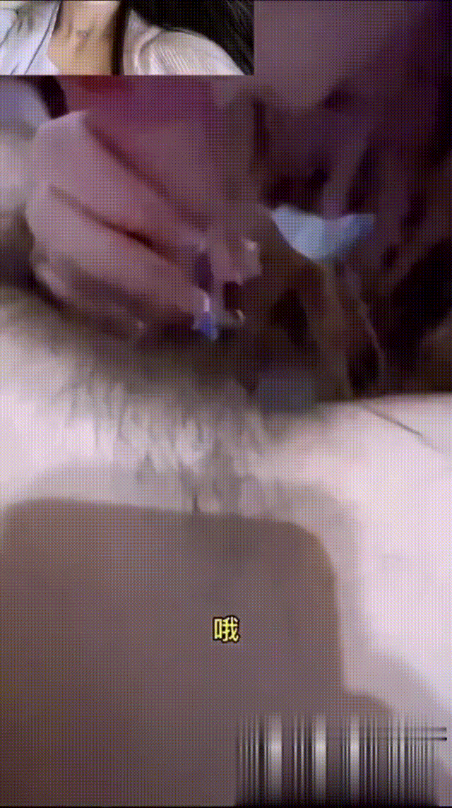 强上美女邻居 背着老公和我愉情  打电话一直催 越紧张 淫水越泛滥 全程骚话对白 炸裂