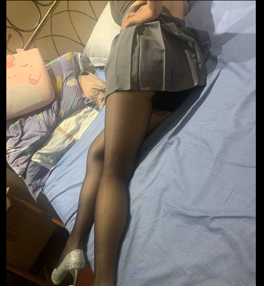 淫妻生娃前跟单男一次难忘的结合 这攻速太震撼了 骚淫水被干得哗哗往外流