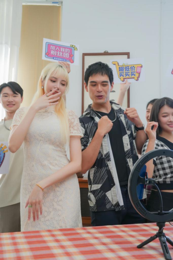 ❤️情色 短剧❤️疯狂小杨哥之三只羊的淫乱秘辛❤️正片第4集 幕后花絮❤️NTR电话刺激剧情！