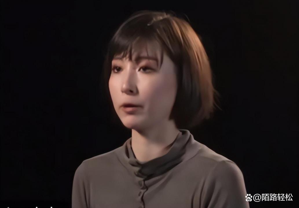 美籍华裔香蕉人暗黑界抽象派艺术家——哥伦比亚大学【王佳怡】