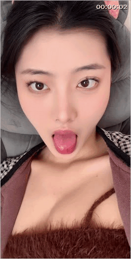 湖南长沙反差女「王思媛」约啪视频曝光记录了原始激情,更揭开都市美女的隐秘面纱。白天优雅,夜晚浪荡