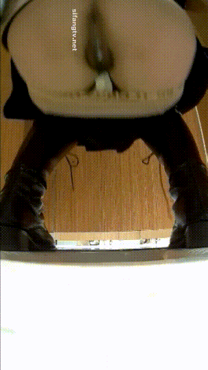 精品则拍，固定近景愉拍超多漂亮小姐姐方便，浑圆大屁股欣赏双洞