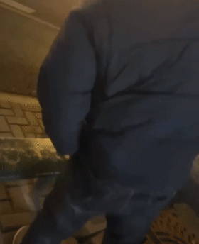 ❤️猎奇❤️常州大学城 公交车站惊现情侣当街啪啪,完全无视路人,到底有多饥渴呀!