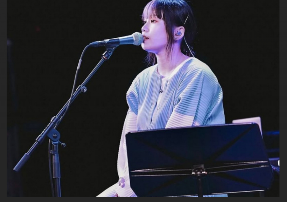 超反差餐厅驻唱女歌手 性爱视频泄漏 骚浪脸蛋深情舔舐男友大屌 脸穴同款打桩爆操 直戳原始冲动!