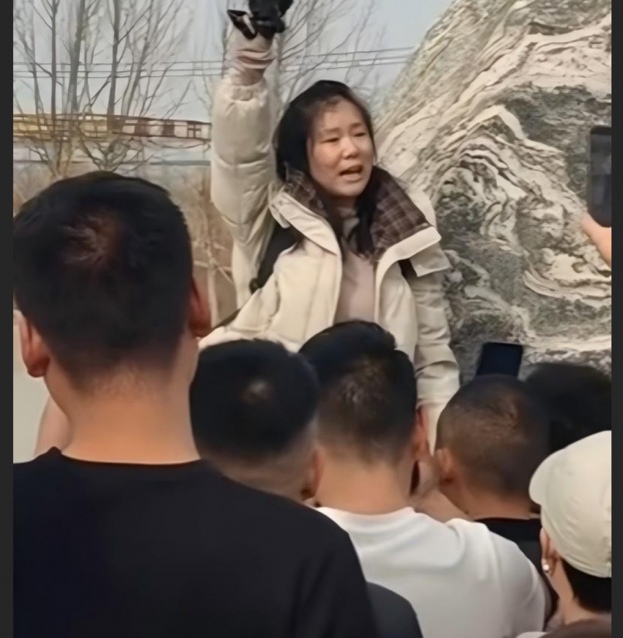 河北邯郸郝村7男2女事件 周志鹏田丽丽火爆全网 荡妇通奸本家兄弟后陆续出轨6人 淫乱群P视频流出