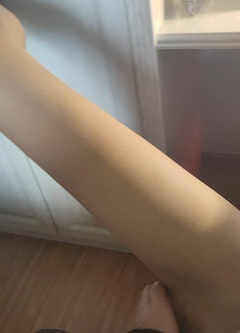 和闺蜜一起旅游我偷偷的约炮