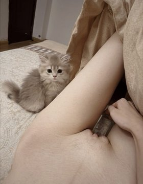 和闺蜜一起旅游我偷偷的约炮