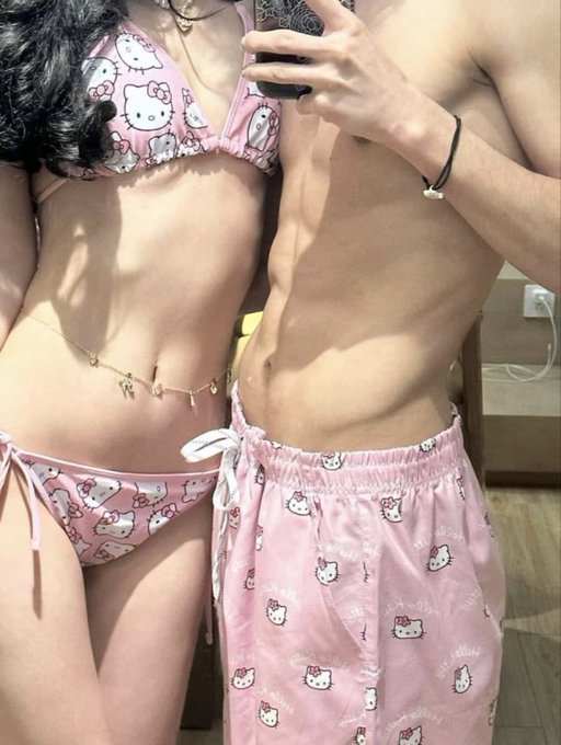 和闺蜜一起旅游我偷偷的约炮