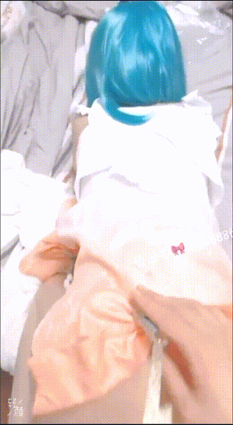 “啊 爸爸好大 不行了 要被爸爸的大肉棒操死了…”双手爬地 象狗一样被后入 感觉真的好爽 下⚡超嫩