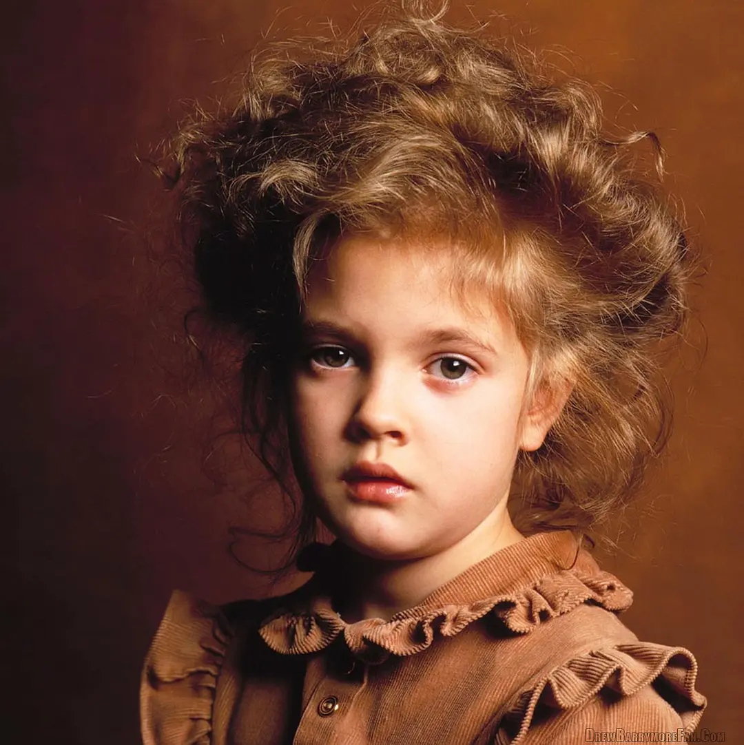 迷毒早熟小萝莉 珠圆玉润俏娇娃 德鲁·巴里摩尔因随地小便被捕