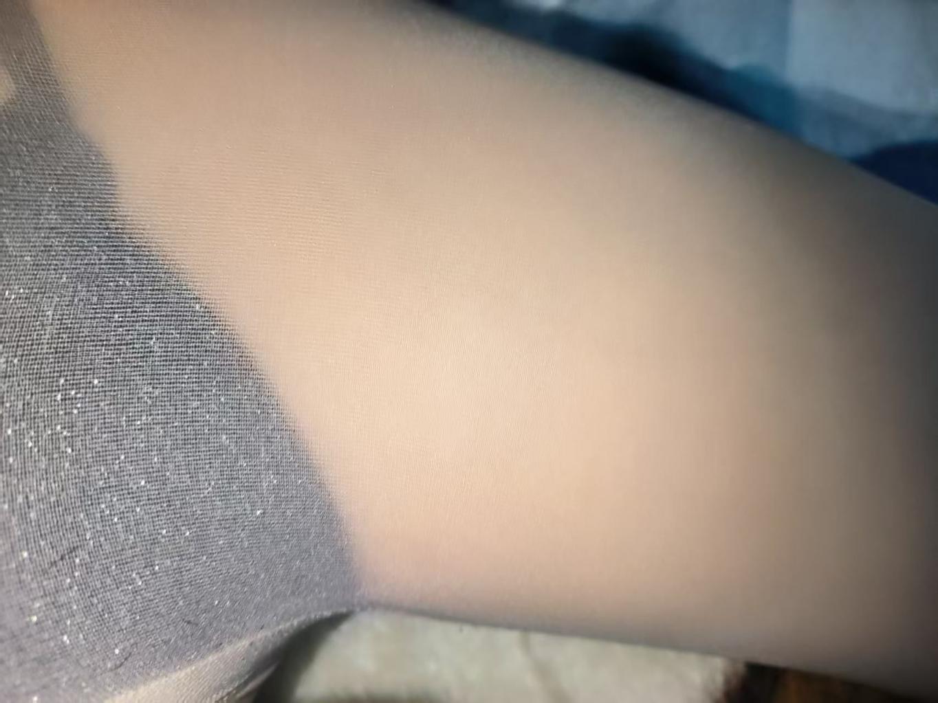 余灵梓今日清纯的裙子搭配迷人的丁字裤